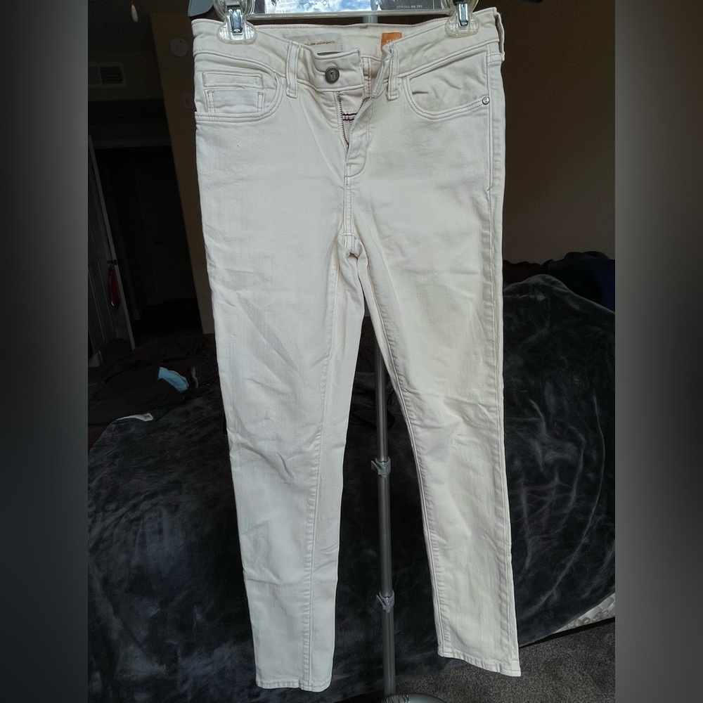 Pilcro and the Letterpress Jeans, eggshell/cream colored denim jeans, size 26